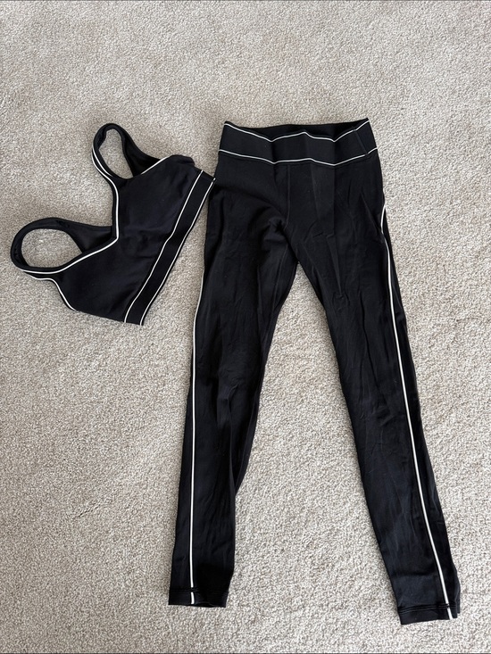 Aritzia Pants - Aritzia golden workout set